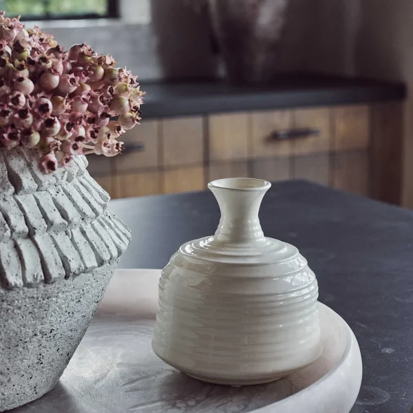 Bay Ribbed Vase - Image 3