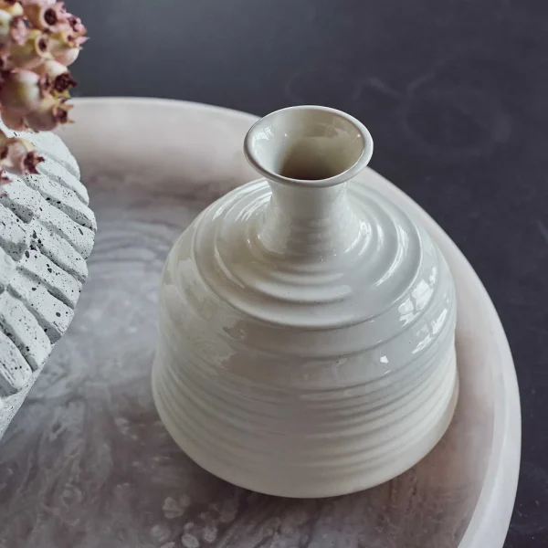 Bay Ribbed Vase - Image 2