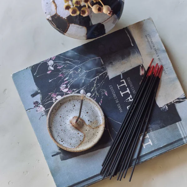 Oud & Cedar Incense Sticks - Image 4