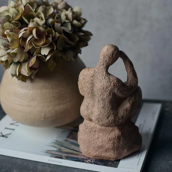 Delphos Resin Sculpture - Image 2