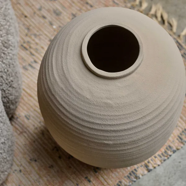Elio Large Terracotta Vase - Image 2