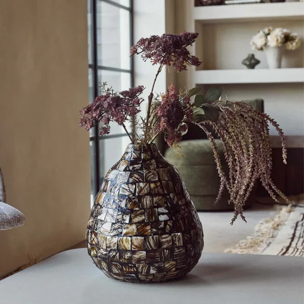 Ostenna Shell Vase - Image 4